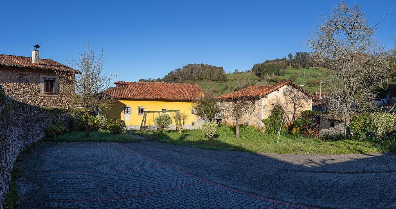 Maison d'hôtes La Corrolada à Avín Extérieur photo